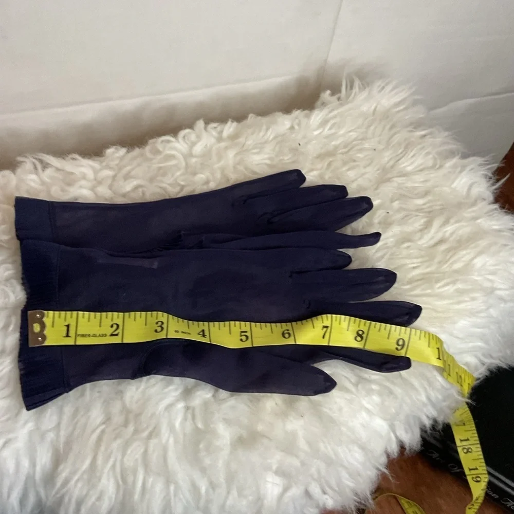 Sheer, true vintage peekaboo navy blue gloves 7.5